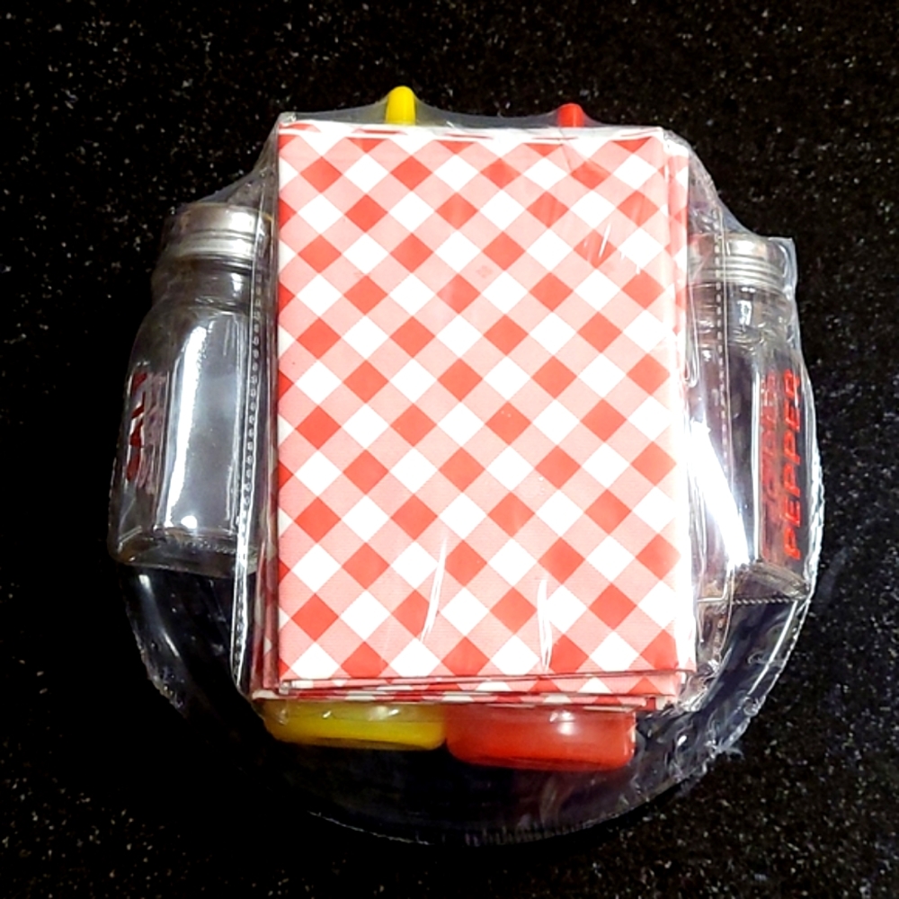 Fry Basket w/Condiment Containers
